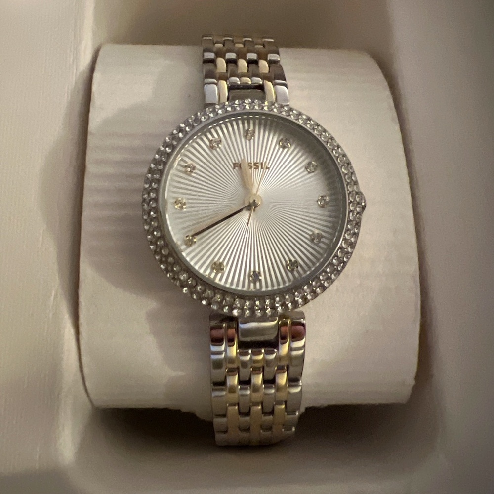 FOSSIL OLIVE WHITE DIAL WOMENS WATCH